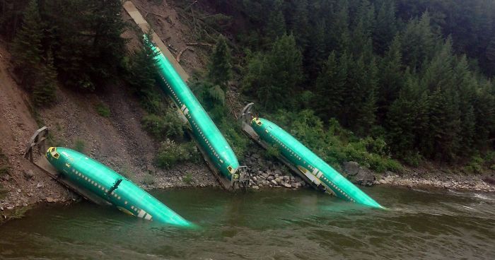 New Boeing 737 Fuselages Wrecked In Train Derailment In Montana (July 2014)