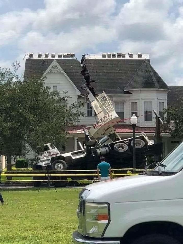 Florida House Split Via Crane Mishap