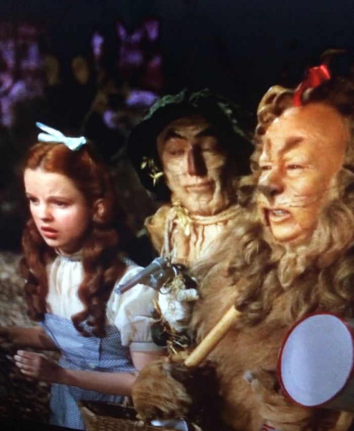 So In Wizard Of Oz (1939) When They’re Sent To Kill The Witch Of The West, Scarecrow Straight Up Brings A Gun