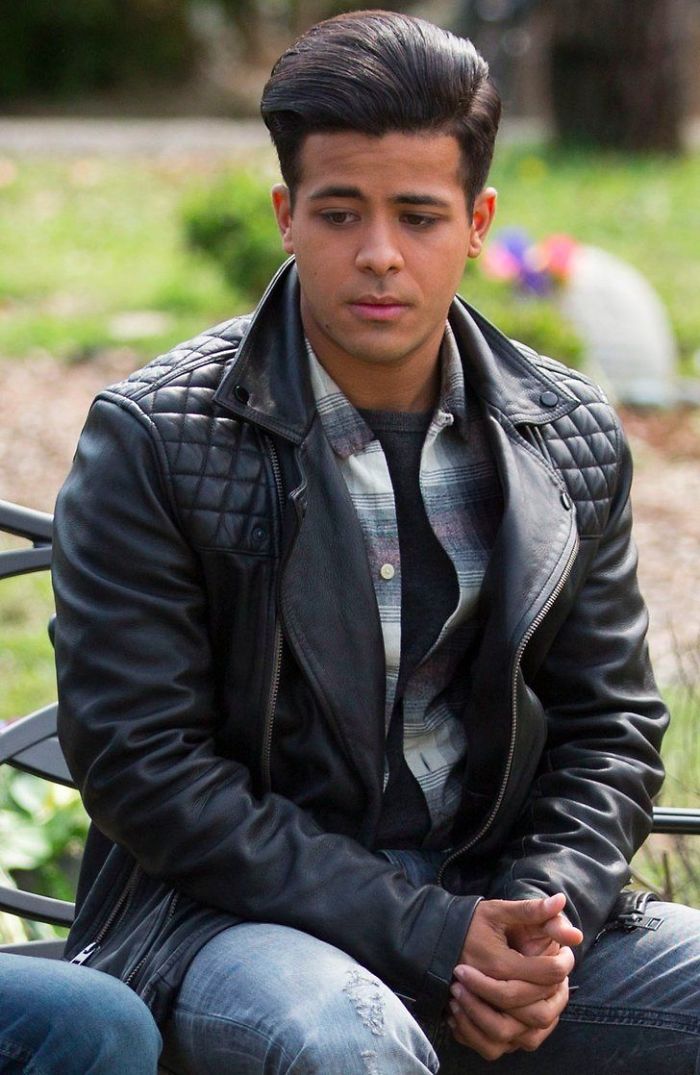 Christian Navarro In "13 Reasons Why". While His Character Is Supposed To Be 18, Navarro Is 28