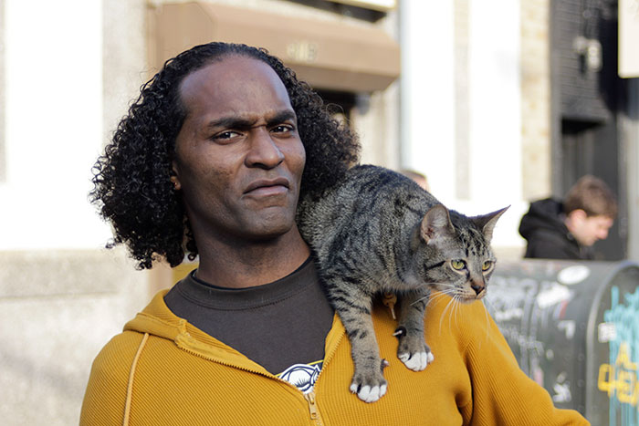 Turns Out That Women Find Cat-Loving Men Less Attractive