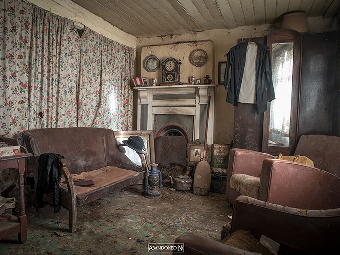 Photographer Explores A Perfectly Preserved 19th Century Cottage, That Even Has A Newspaper Reporting The Titanic Sinking
