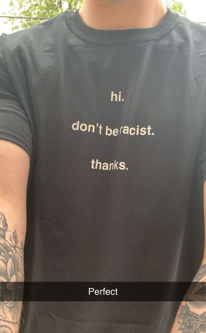 Customer Gets So Upset Over Waiter Wearing A 'Don't Be Racist' T-Shirt That He Leaves A Negative Review, And Now Everyone Is Trolling Him