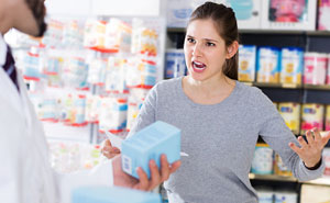 Entitled "Karen" Mistakes Customer For An Employee, He Makes The Situation Hilarious For Himself