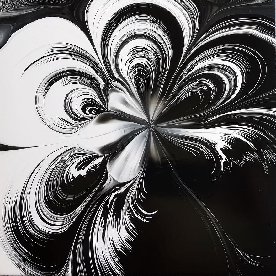 Black & White Paint Kiss 🖤&🤍 ~ Spin Art ~ Cup Bottom Pour