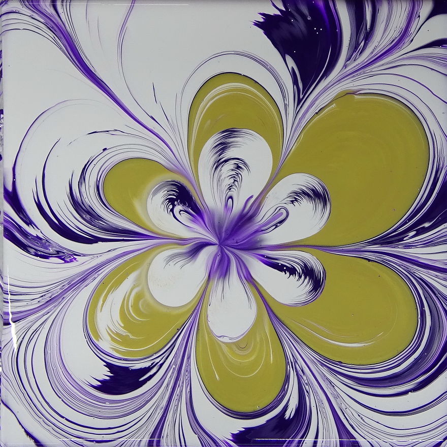 Paint Kiss With Violet, White And Gold ~ Spin Art ~ Acrylic Pour Painting Paint Kiss With Violet, White And Gold ~ Spin Art ~ Acrylic Pour Painting