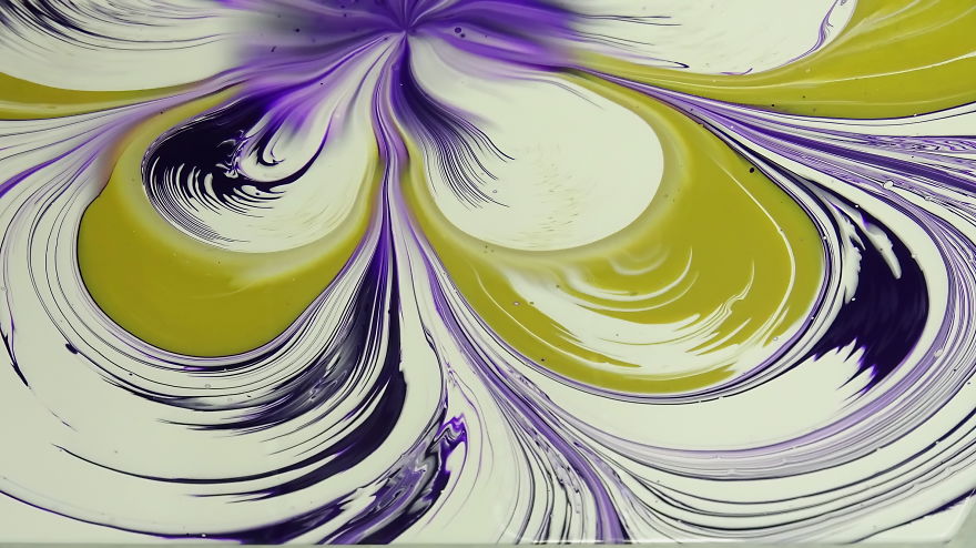 Paint Kiss With Violet, White And Gold ~ Spin Art ~ Acrylic Pour Painting Paint Kiss With Violet, White And Gold ~ Spin Art ~ Acrylic Pour Painting