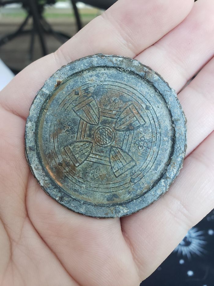 My Boyfriend Found This In His Backyard. It Appears To Be A Medal Of Some Sort? Theres Nothing On The Back Of It