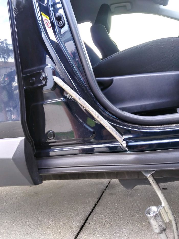 Help! Neighbor’s Kid Was Almost Impaled By Something That Kicked Up On The Road While Riding Passenger. About 2.5’-3’ In Length With A Small Rotational Piece At The Bottom You Can See. What Is This Thing?