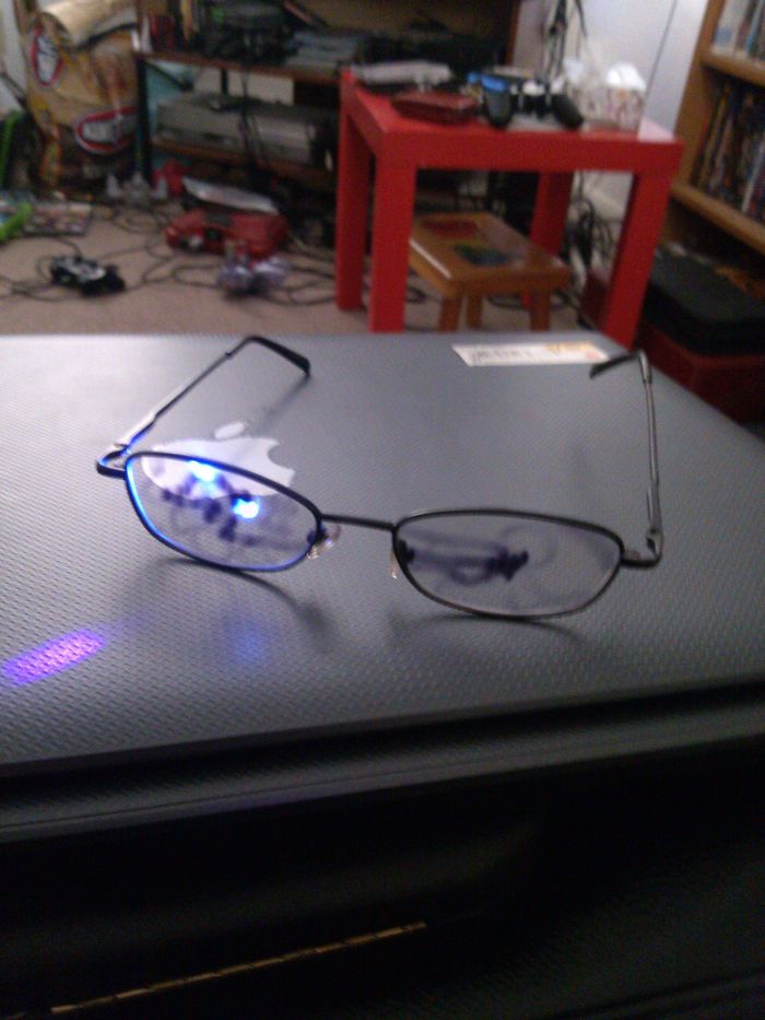 Found Out What Happens When You Point A Violet Laser At Transition Lenses
