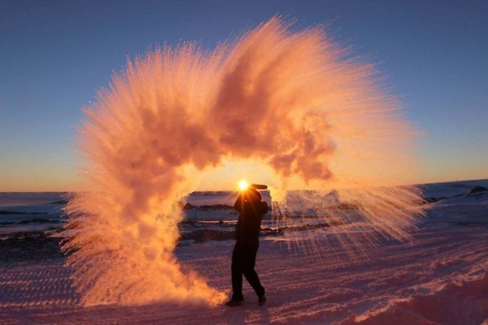 This Is What Happens If You Throw Hot Tea Into The Air In Arctic