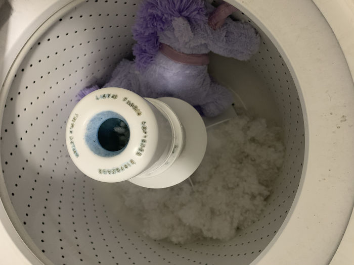 My Stepdaughter’s Unicorn Toy Was Kind Of Dirty So I Thought I’d Be Nice And Wash It