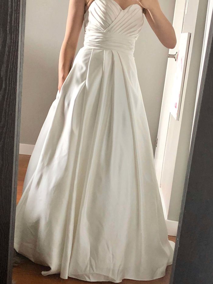 $30 Salvation Army Find! Fits Like A Glove, Already Altered To A 32” Rib Cage And Has The Breast Pads And Perfect Length. Either The Previous Bride Was My Exact Size Or This Was Made For Me Oh, And Pockets!!