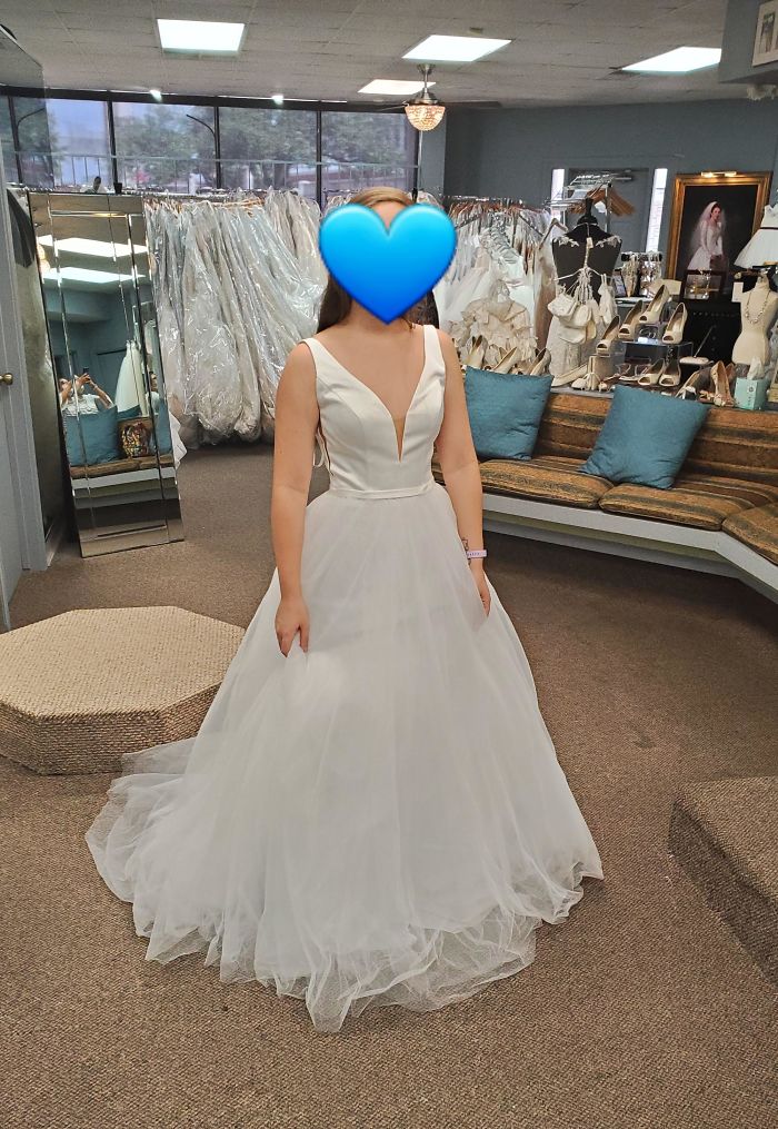 Had The First Fitting For My $600 Wedding Dress This Weekend! Fits Almost Perfectly And I'm So Excited About My Dress. Trying To Hold Onto That Feeling When Think About My November 2020 Texas Wedding That Will Probably Have To Be Postponed 💙
