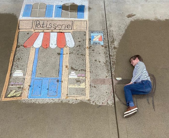 14-Year-Old-Daily-Chalk-Art-For-Her-Brother-So-He-Could-Travel