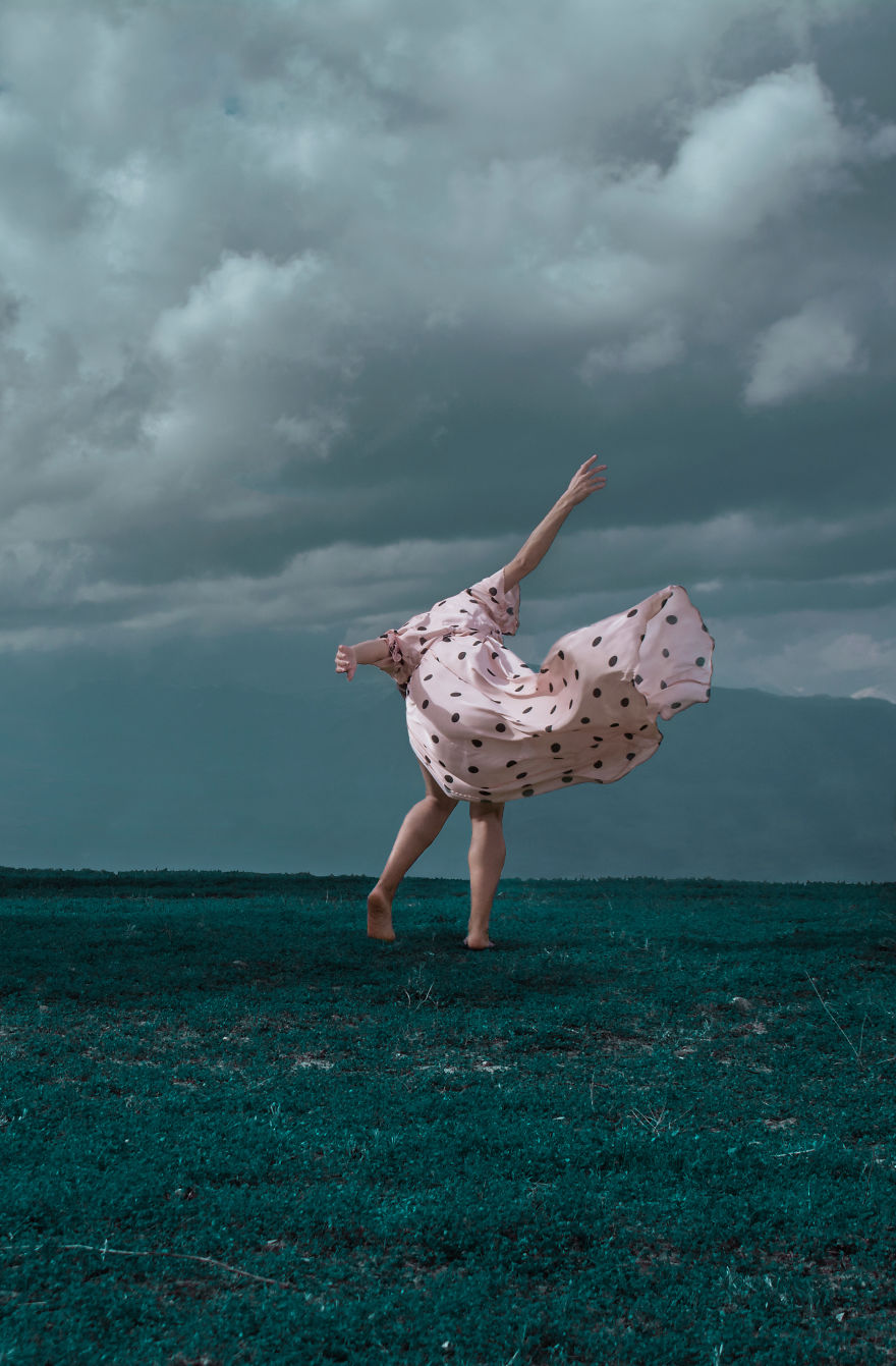She Lost Herself In The Clouds