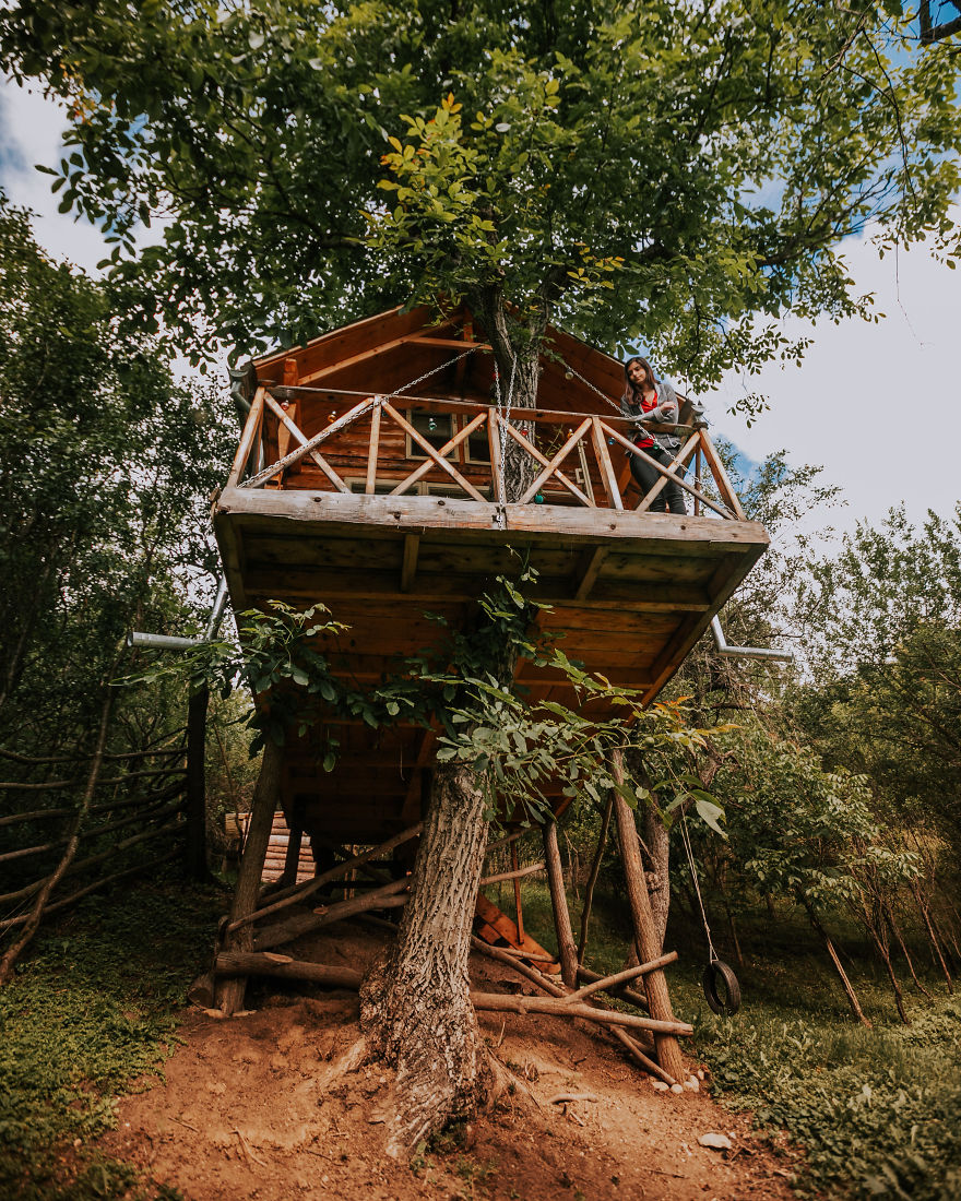 I Just Visited This Tree House Loft In Romania (27 Pics)