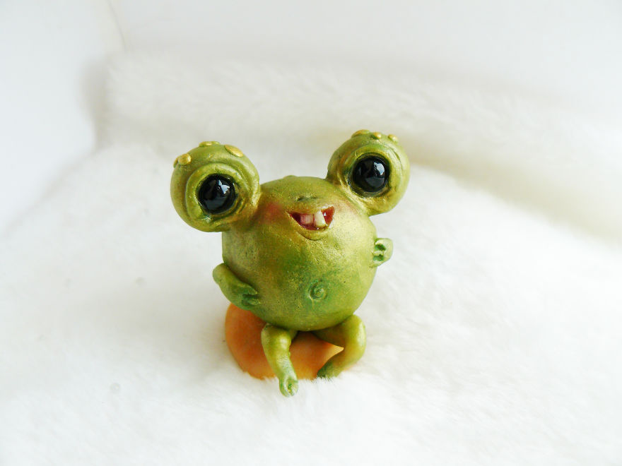 Beginner-Toymaker-Cute-Creepy-Toys-Lelea-Creatures