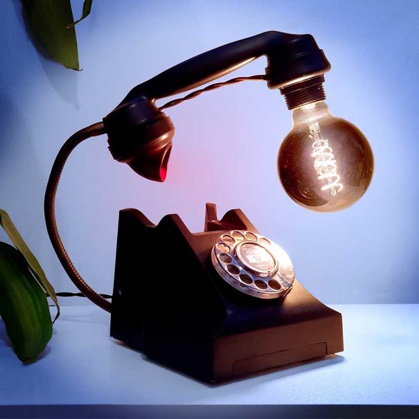 Upcycled-vintage-Bakelite-telephone-lamp-2-5f0f080c42fb5.jpg