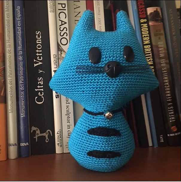 Free Pattern Alert: Unique Kitty-Cat Amigurumi, She's So Unusual!
