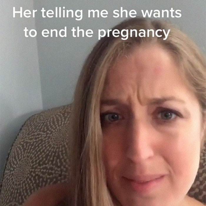 Mom Shares How She Reacted To Her Teen Daughter's Pregnancy And People Are Praising Her Parenting Skills