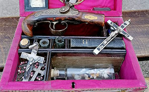 Vampire Hunter's Kit Is Going On Auction In The UK