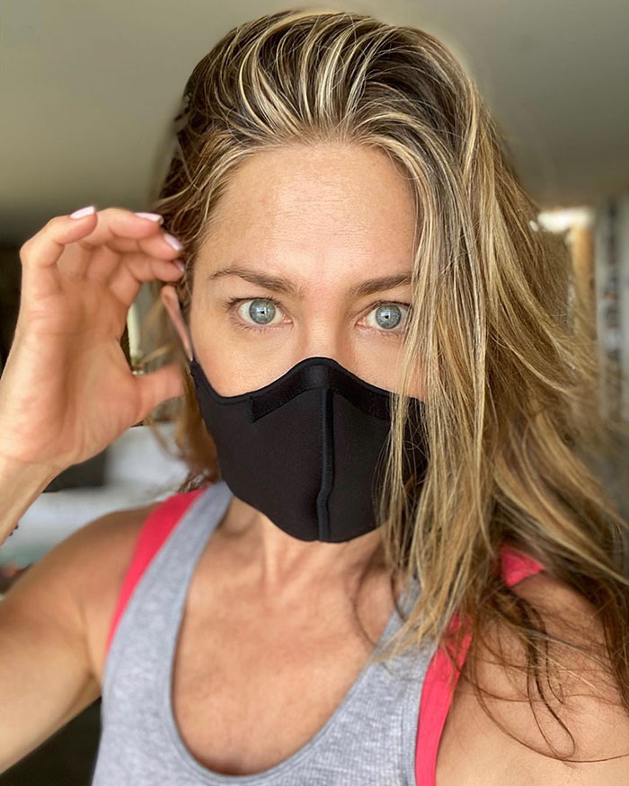 Jennifer Aniston's Sincere Post About The Need To Wear A Face Mask Gets 5 Million Likes In 10 Hours