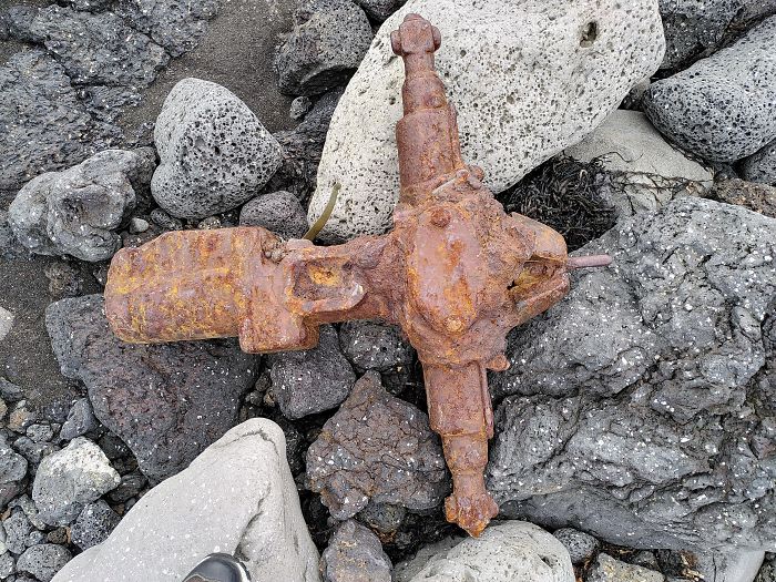 Found On A Beach In Iceland. It's Very Heavy (Ca 80kgs) And The Inside Seems To Be Made Of Copper Trapped In Cast Iron