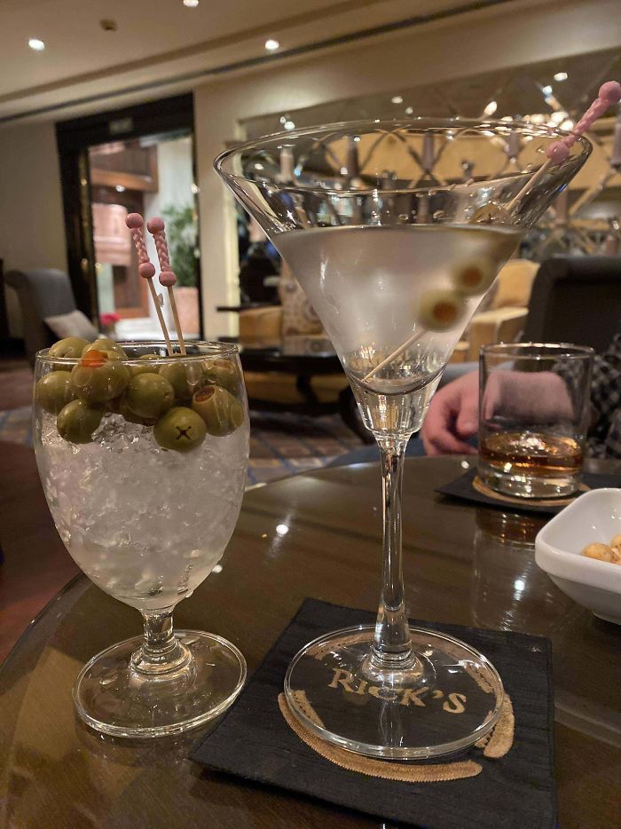 Gin Martini, Extra Olives