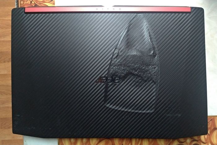 My Poor Girlfriend Wakes Up To Her Laptop With A Hot Iron On Top Of It Courtesy Of Her Brother