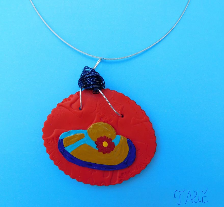 Handmade Necklace: Hat