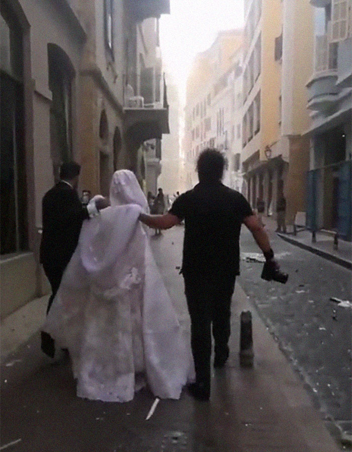 Este fotógrafo captó el momento exacto de la explosión en Beirut durante una sesión de fotos de boda