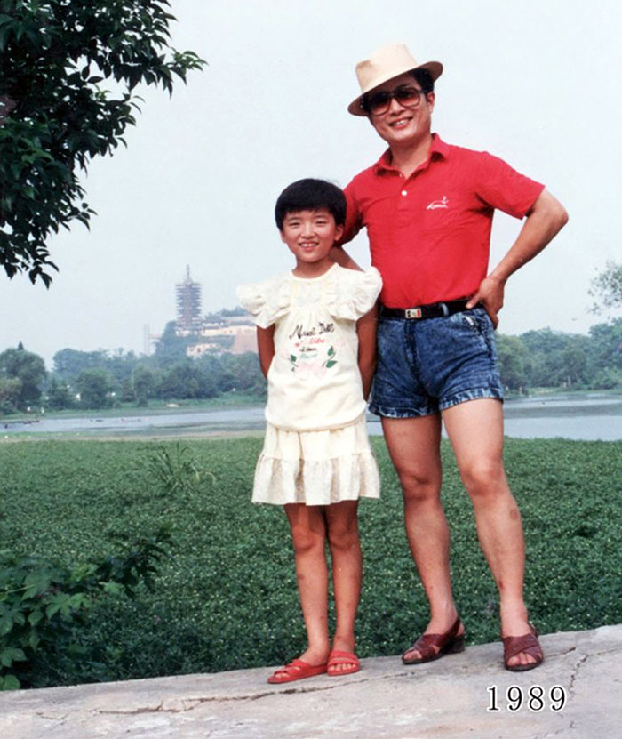 This Dad And Daughter Have Been Taking Yearly Pics At The Same Spot For 40 Years, And The Pics Show How Time Flies