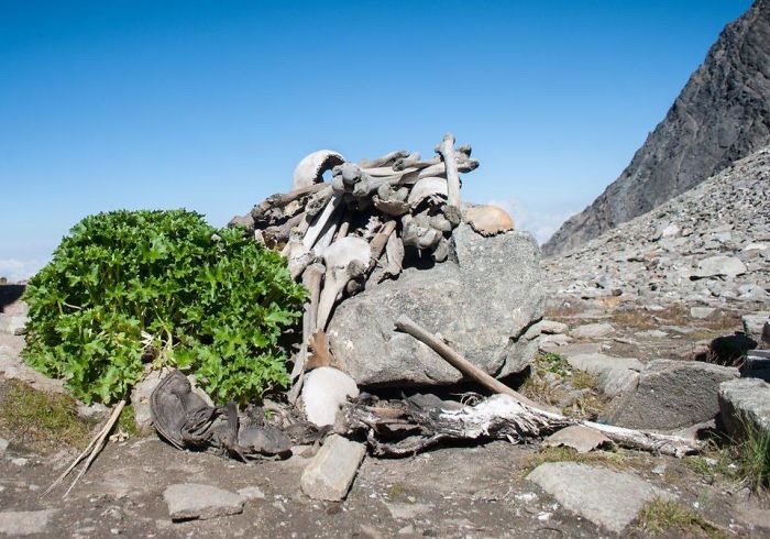 200 Skeletons Near A Himalayan Lake