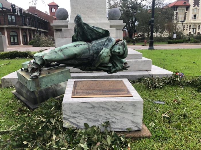 People Have Been Protesting This Confederate Statue For Months, Hurricane Laura Brought It Down In Seconds