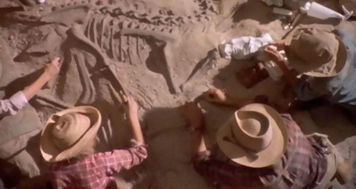 Esta excavación que aparece en Parque Jurásico III es en realidad la excavación del paleontólogo Jack Horner, grabada en verano de 2001, con varios fósiles reales