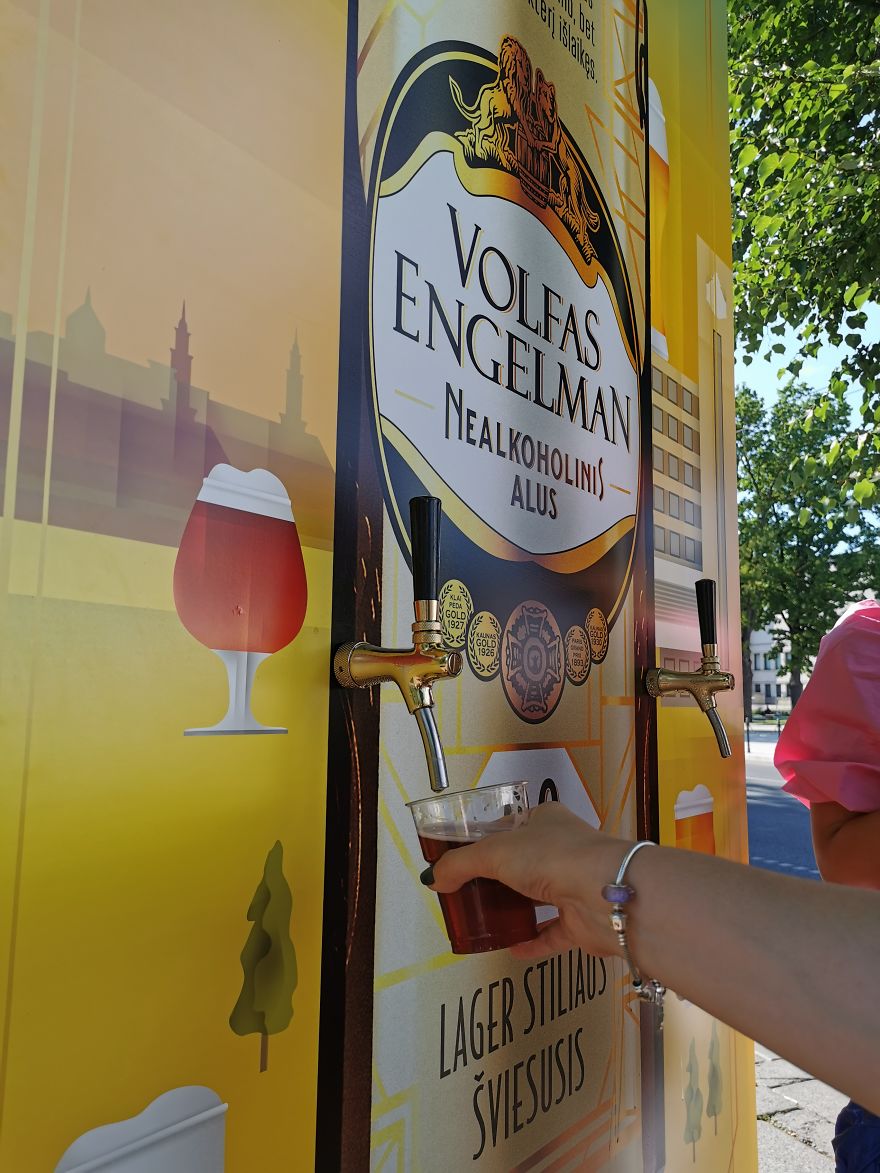 An Unexpected Marketing Solution From Volfas Engelman – Non-Alcoholic Beer From Advertising Columns An Unexpected Marketing Solution From Volfas Engelman – Non-Alcoholic Beer From Advertising Columns