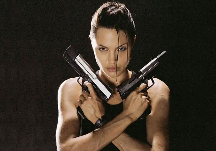  Lara Croft: Tomb Raider (2001)