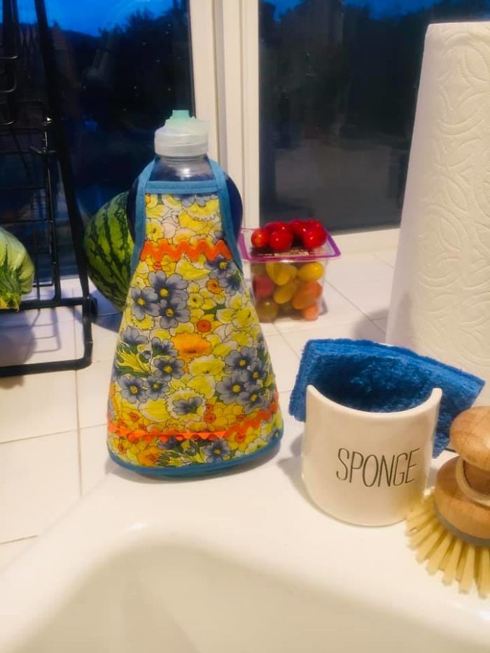 A Little Back Story: My Beloved Grandmother Passed Away June 2019. Her And I Were Very Close And I Adored Many Of Her Possessions. For Some Reason This Soap Bottle Apron Was My Absolute Favorite; It Just Spoke To Me