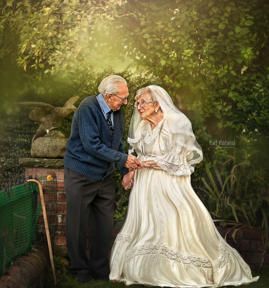 I Photographed This Couple In Their 90s Who Has Been Together For 72 Years To Show What True Love Looks Like (16 Pics)