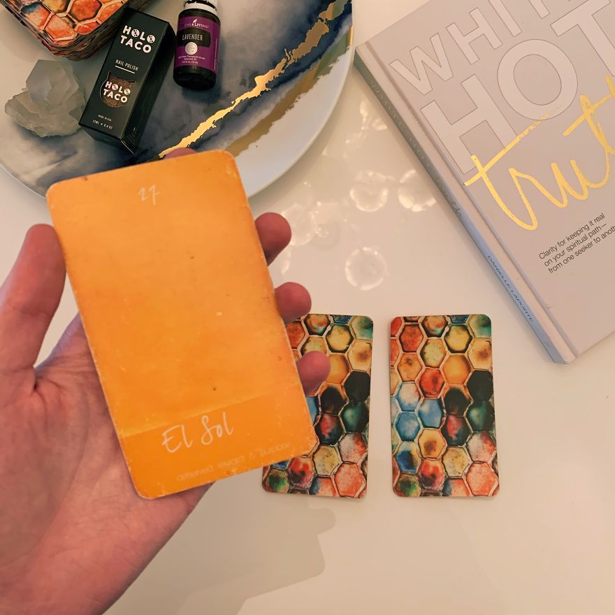 How To Read Your Color Mage Oracle Cards In 11 Pics If You're Trying Hard To Be A Good Person