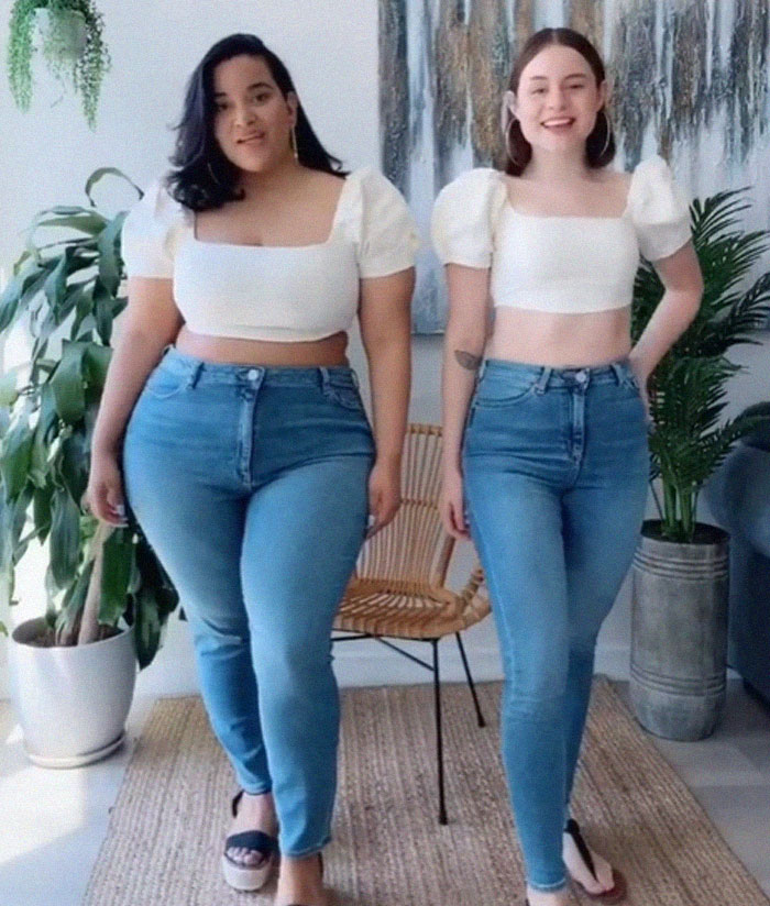 Two-Friends-Same-Outfit