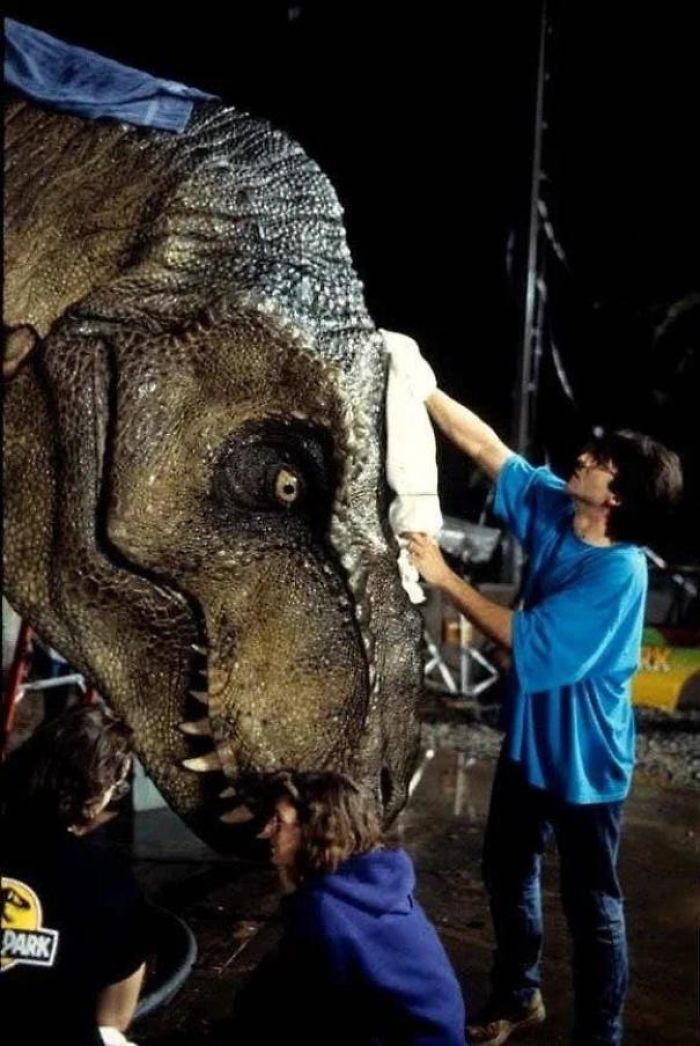 Durante el rodaje de Parque Jurásico (1993) el T-Rex sudaba mucho, ya que era su primer papel importante en 55 millones de años