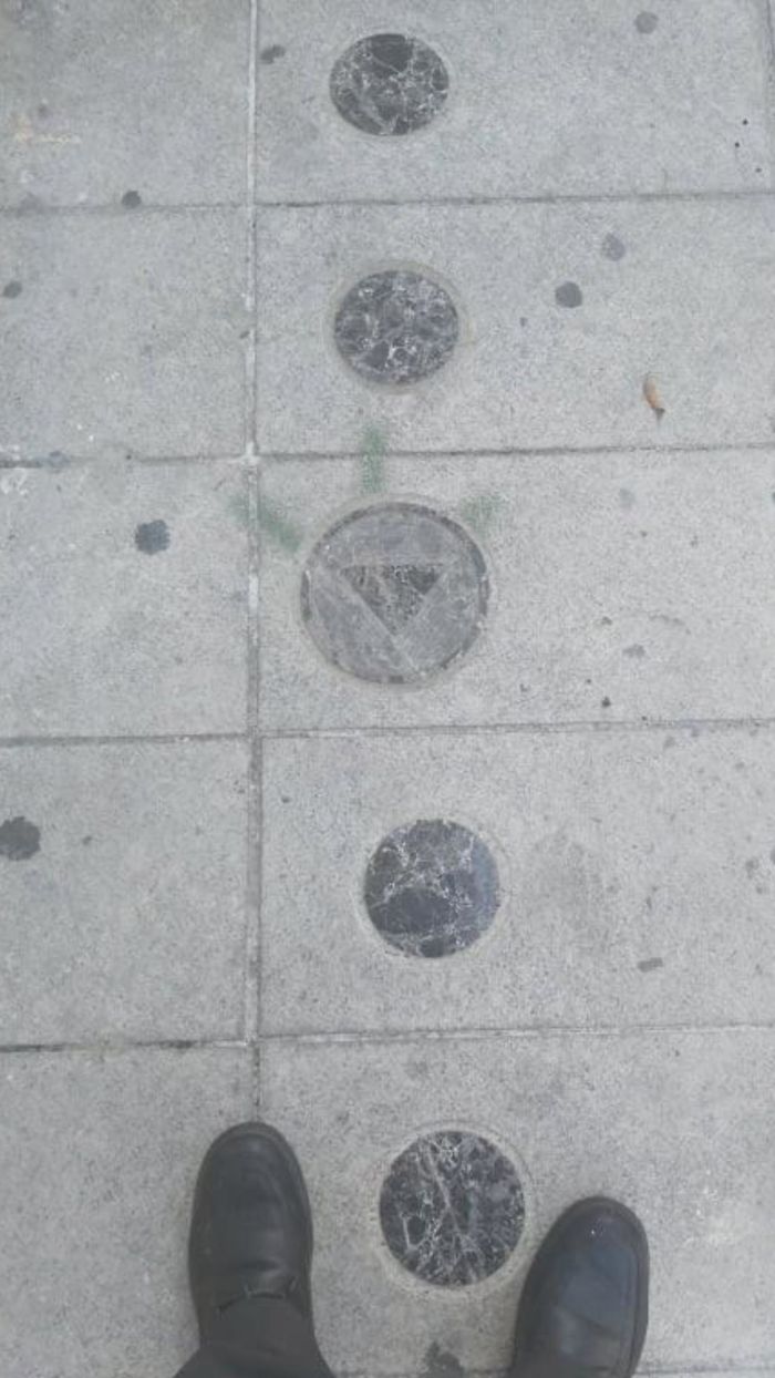 What Are These? Found On A Sidewalk, They’re Made Of Glass, No Lights Inside. Just An Arrow. What Is This Thing?