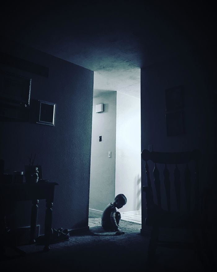 Foto de mi hijo que parece una película de terror