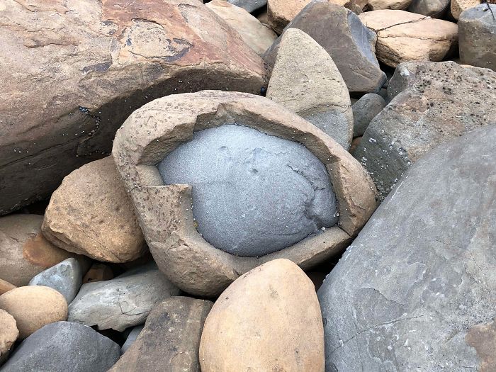 Roca dentro de una roca