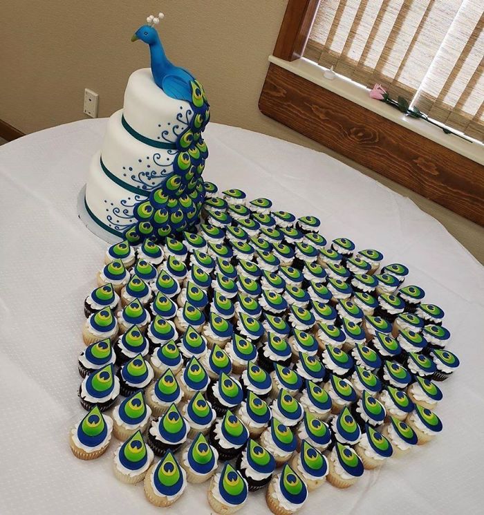 Awesome Peacock Wedding Cake With Cupcakes By Malizzi Cakes 😲
