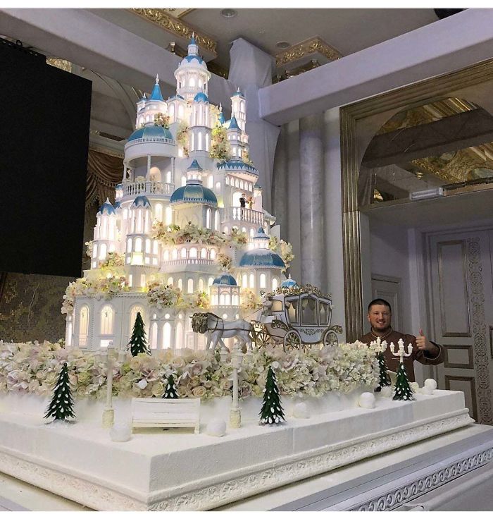A 1.5-Ton Wedding Cake Made For The Wedding Of A Relative Of The President Of Kazakhstan [1119x1165]