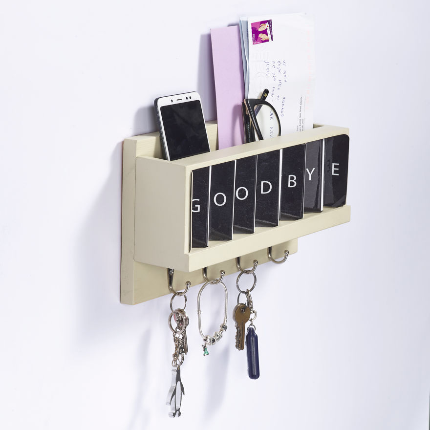 I Designed An Interactive Wall-Mounted Key Organizer That Greets Those Who Pass By !