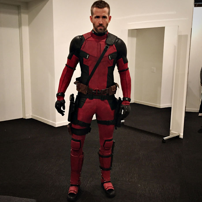 Se vuelve viral la estupenda respuesta de Ryan Reynolds a esta víctima de un incendio que hace cosplay de Deadpool